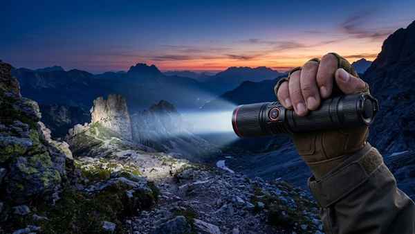 | Lampe de Poche Lampe Torche Télescopique 1000 lumens - Six modes éclairage adaptés